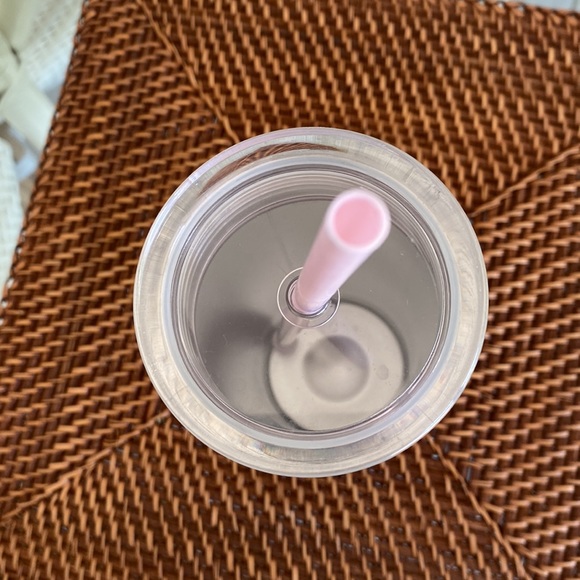 Vineyard Vines Tumbler Drinkware Pink Whale 22.5 Oz - Picture 2 of 3